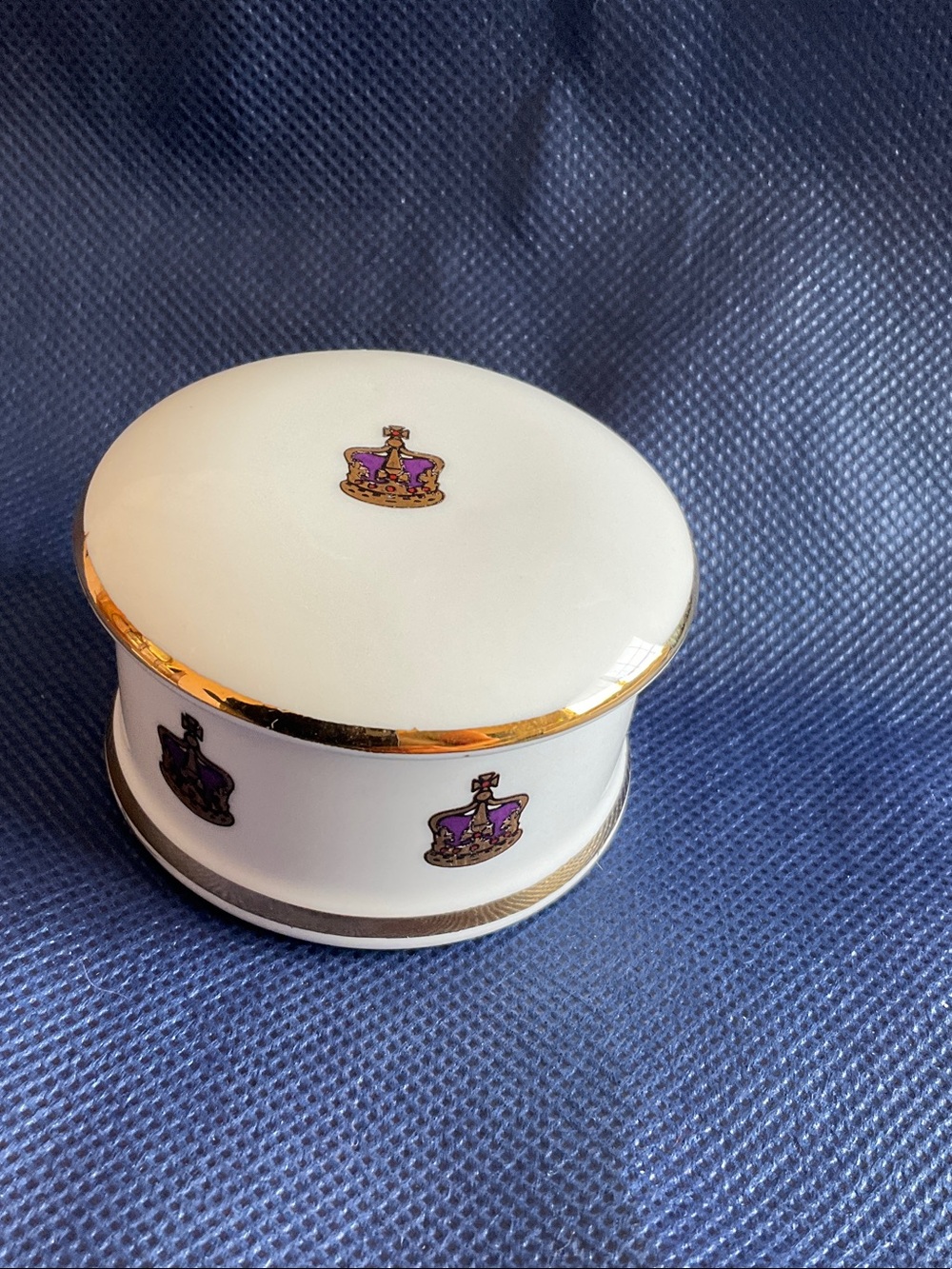 Tower of London fine bone china Crown Jewels trinket box